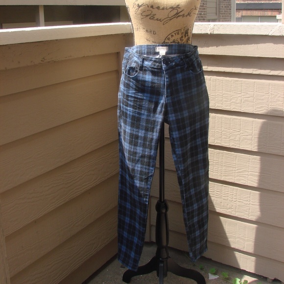 Forever 21 Denim - Juniors Forever 21 Blue plaid jeans Size 29 074
